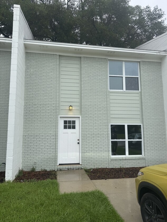 Foto principal - 320 S C St