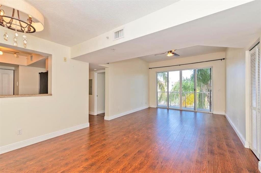 Foto principal - 509 E Sheridan St