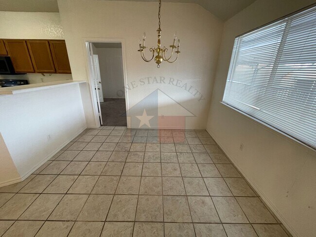 Building Photo - 360 Virtual Tour Available