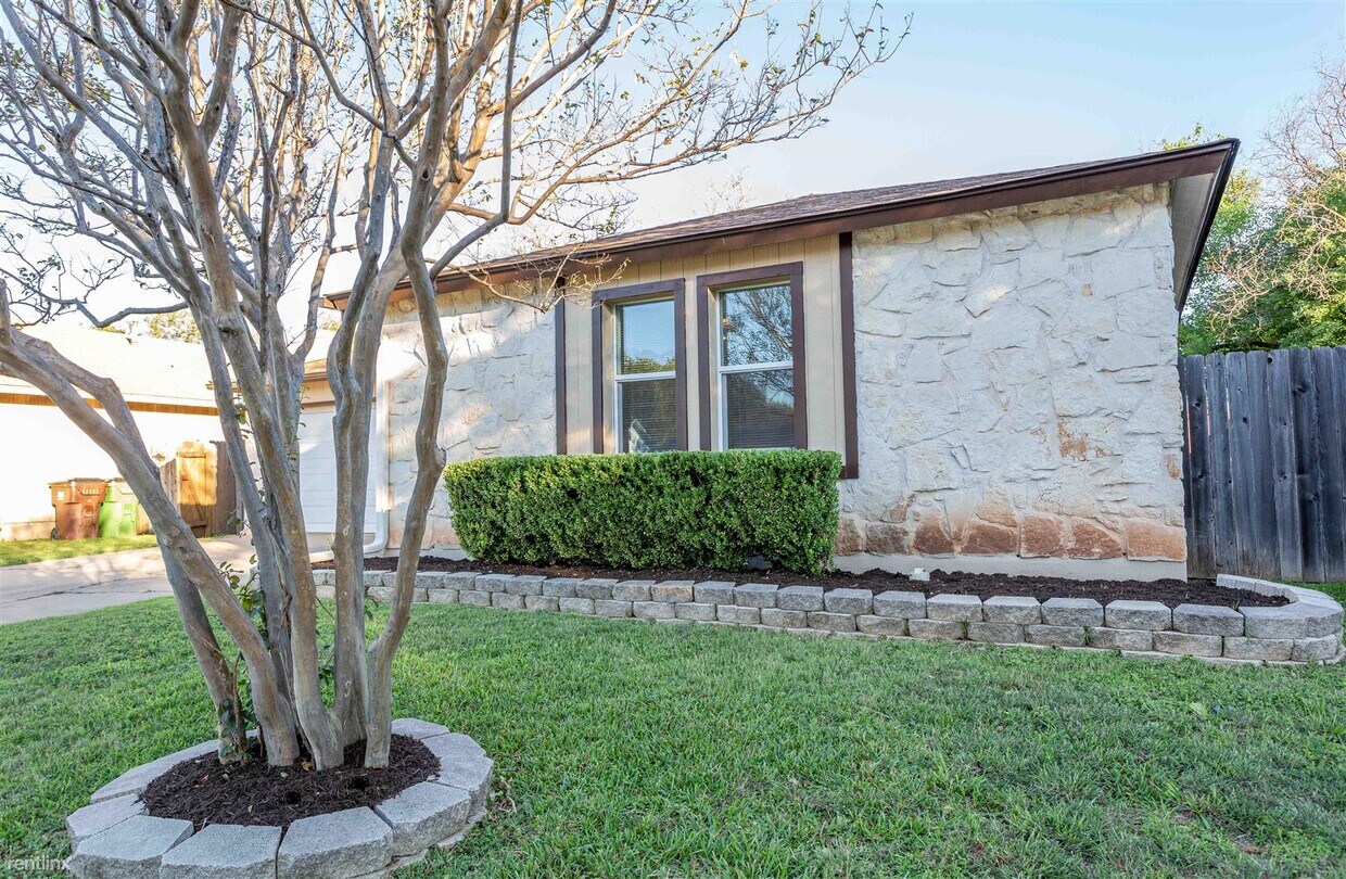 Primary Photo - 4 br, 2 bath House - 1306 Troy Ln