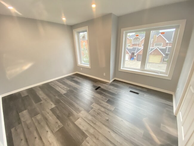 Photo du bâtiment - 20 St Matthews Ave
