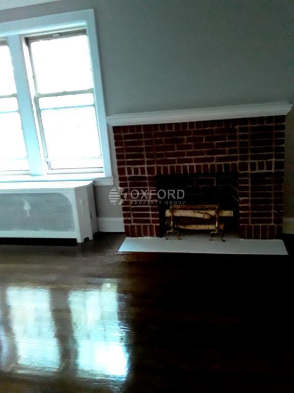 Building Photo - Classic 7 4 bedroom 3 bathroom GEM !!!!