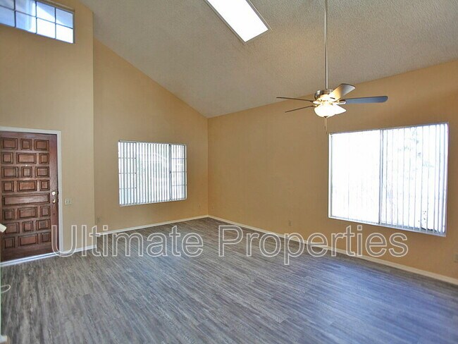 Building Photo - 13165 N 80th Dr