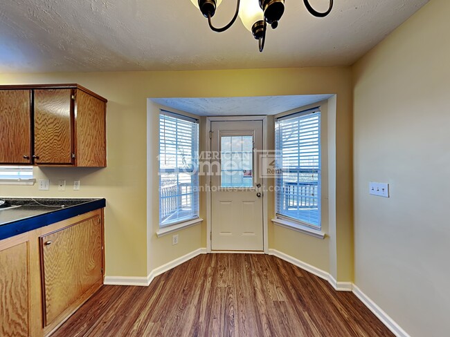Building Photo - 427 Parrish Hill