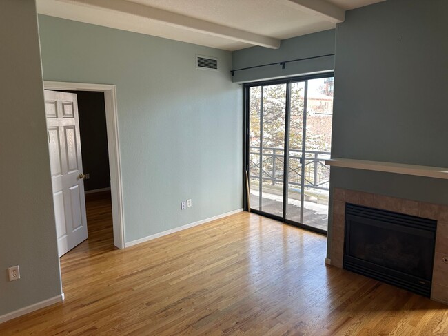Building Photo - 1 bedroom, 1 bath Cherry Creek North - Ava...