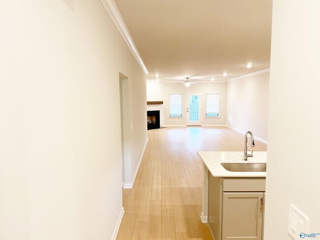 Foto del edificio - 6057 Gardner Maples Dr SE