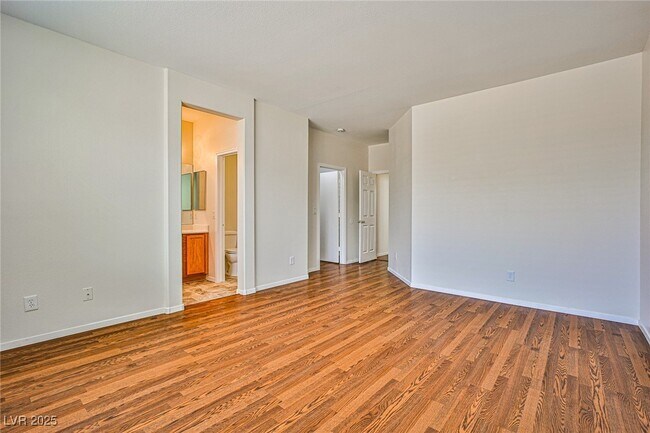 Foto del edificio - 9806 Curtsy Ave