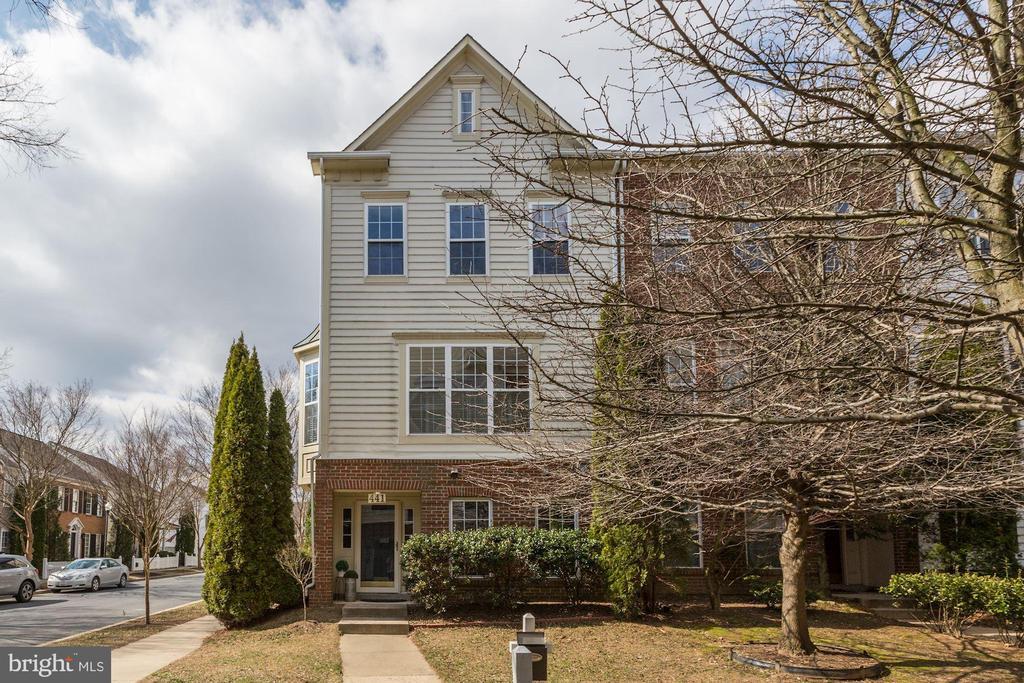 Foto principal - 441 Leaning Oak St