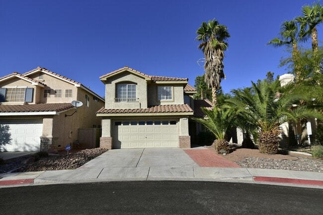 Building Photo - Gorgeous 4BED/2.5 BATH 2 Story Home Locate...