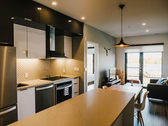 Photo du bâtiment - 655 Sterling Lyon Pkwy