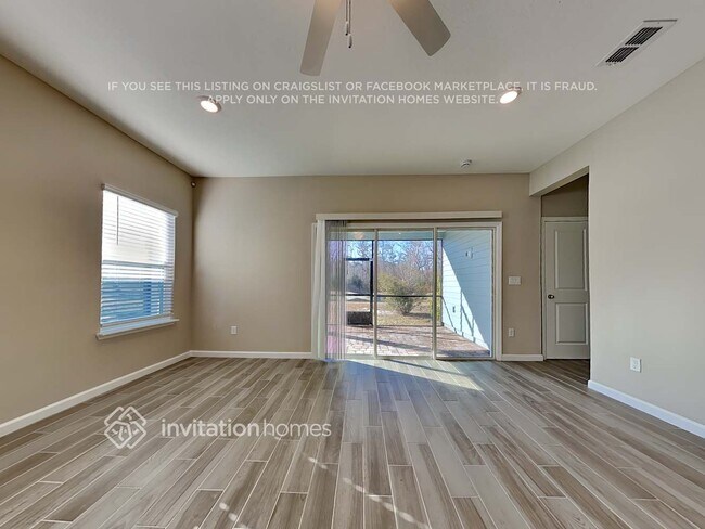 Foto del edificio - 6310 Starlight Dr