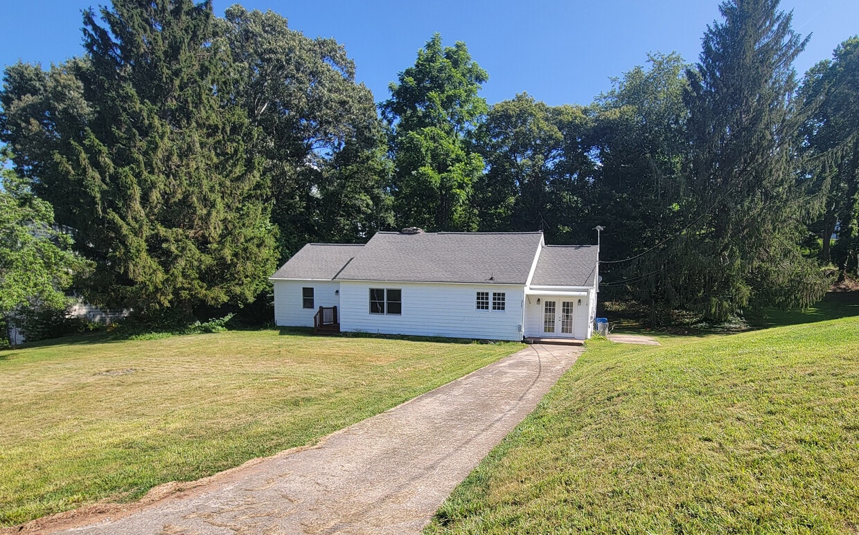 Photo - 317 Poplar St (Canton, NC)