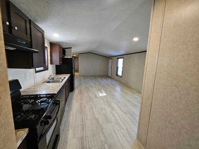 Building Photo - 279 York Harbor