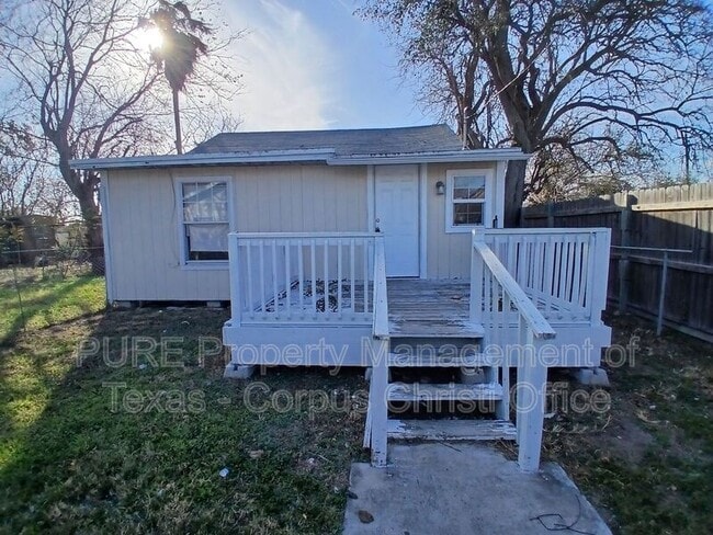 Building Photo - 809 12th St