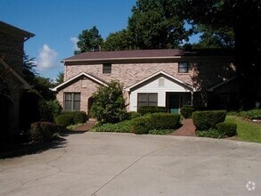 Building Photo - 3503 Lakeside Ct