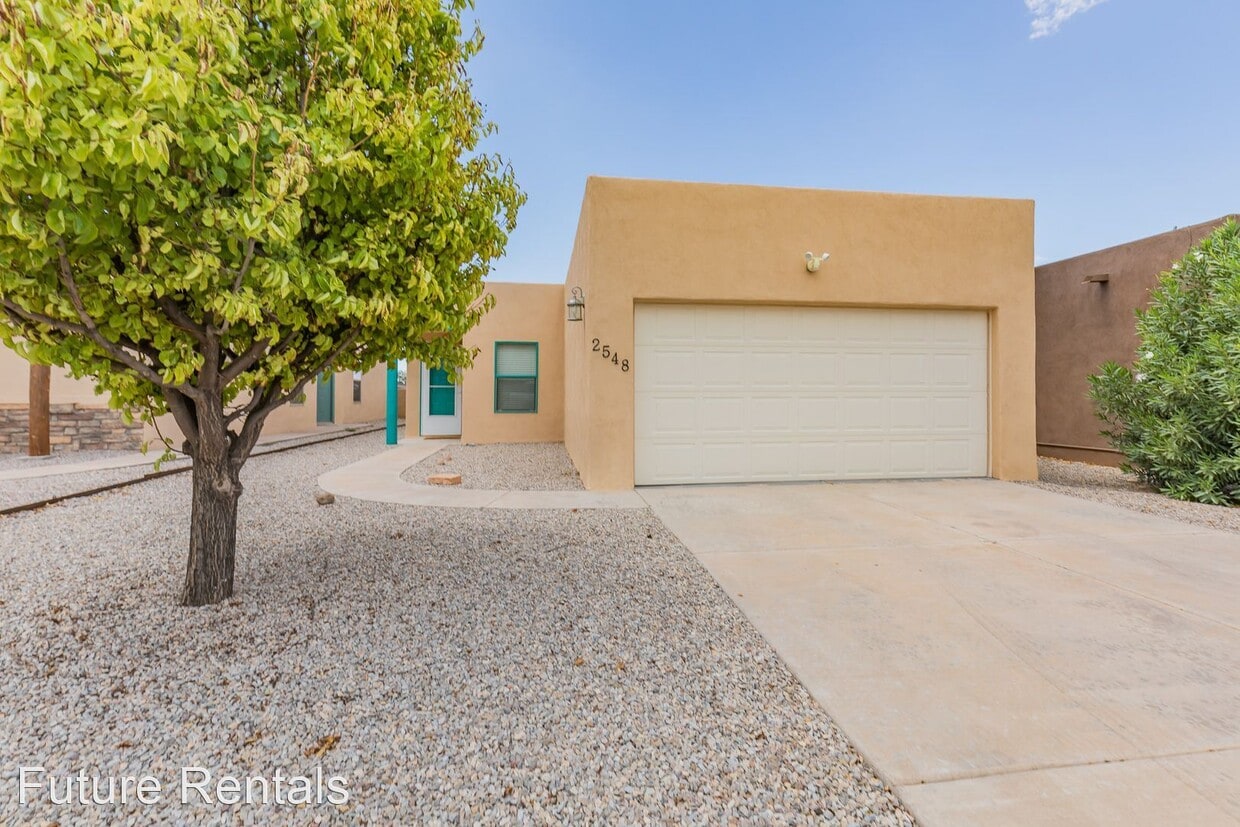 Primary Photo - 3 br, 2 bath House - 2548 Las Alturas