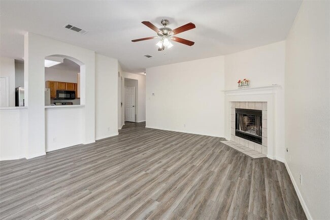Building Photo - 9724 Copper Creek Dr