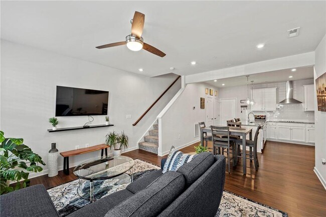 Foto del edificio - 5922 Laurel Bed Ln