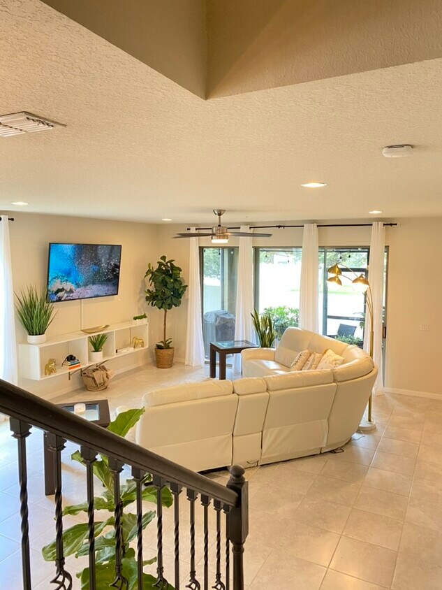 Primary Photo - 1100 Pavia Dr
