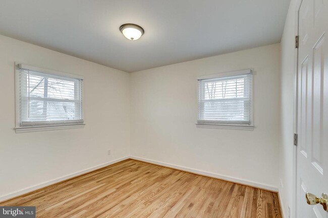 Building Photo - 635 Blandford St