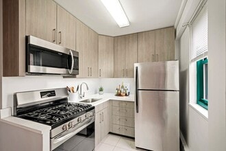 Building Photo - Maple Gardens