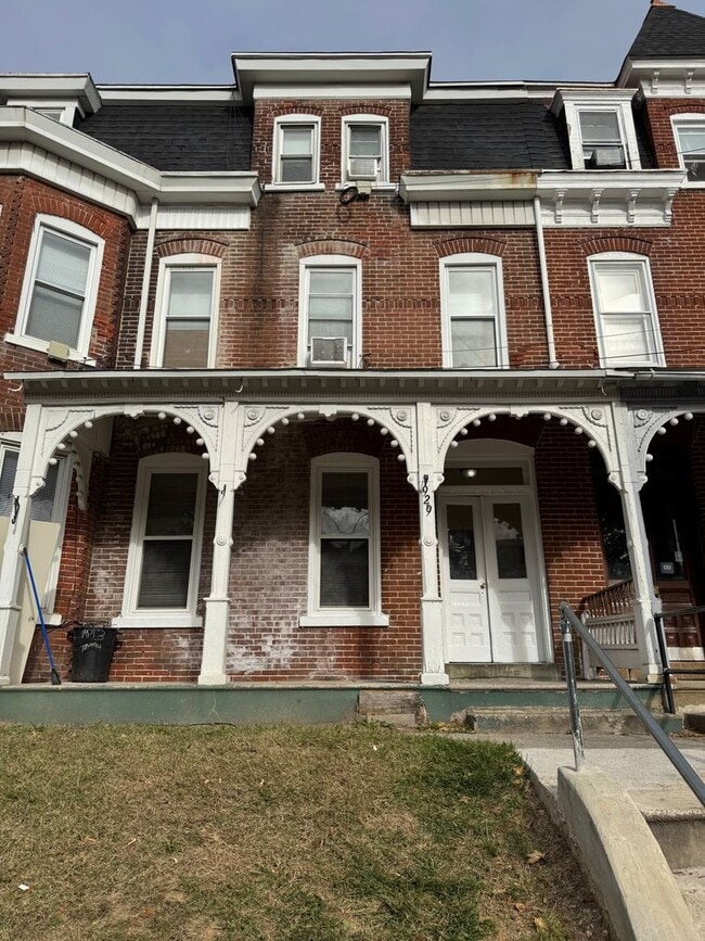Building Photo - 929 W Gordon St
