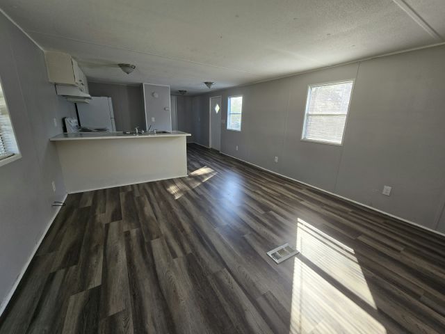 Building Photo - 1325 Wenlon Dr