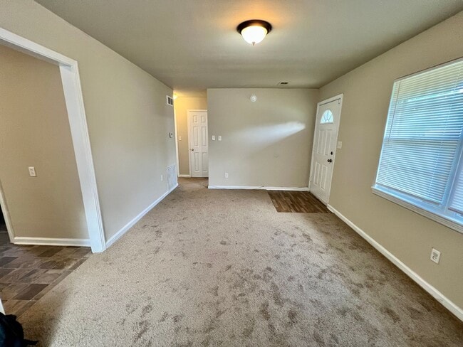 Building Photo - Newly refreshed 2bdr/1bdt house in Kansas ...