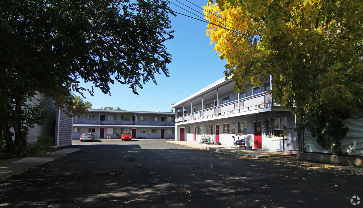 Building Photo - The Reece