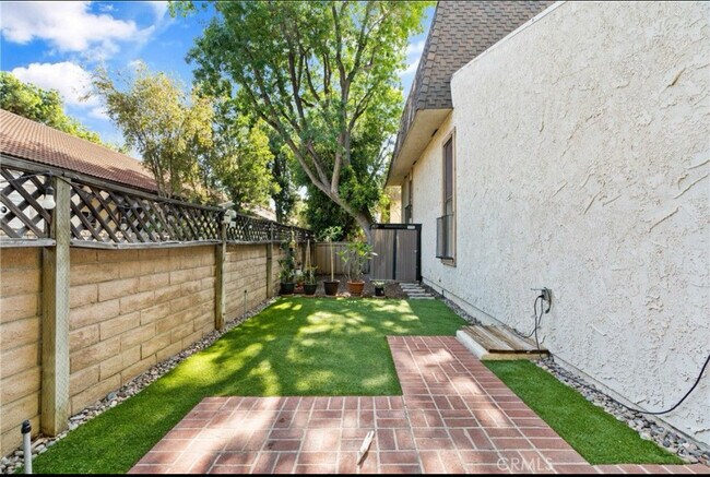 Side Yard 1 - 6121 Shoup Ave