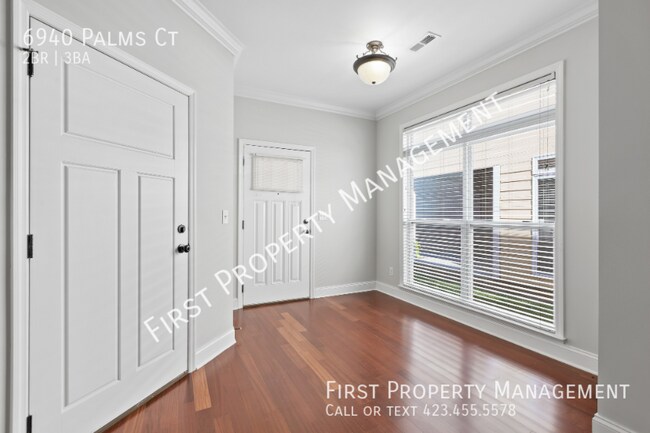Foto del edificio - 6940 Palms Ct