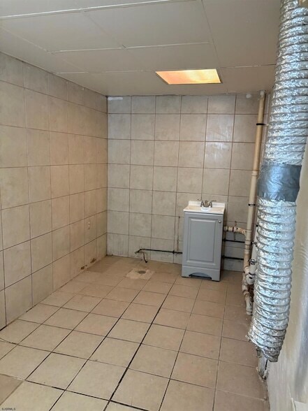 Foto del edificio - 811 N Indiana Ave