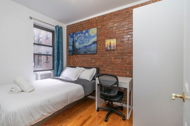 Foto del edificio - 309-311 East 95th Street-SI ID1032053P