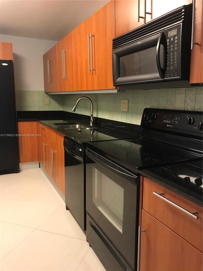 Foto del edificio - 3001 S Ocean Dr