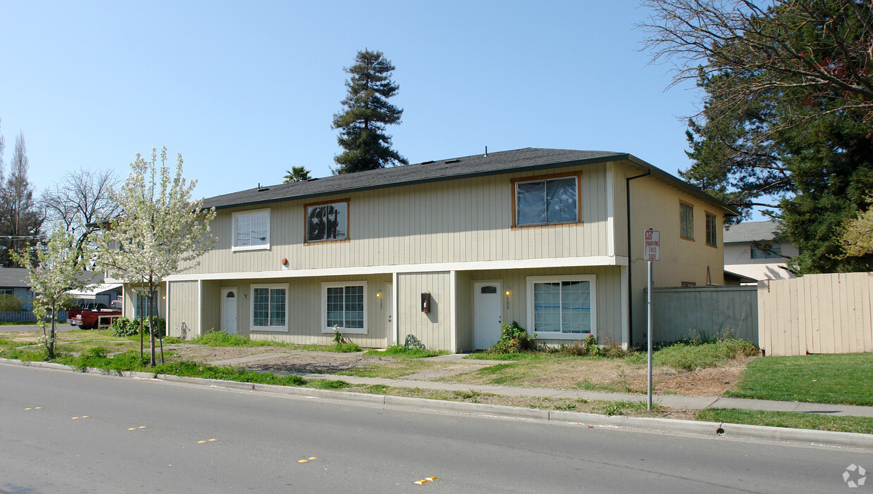 Primary Photo - 723-729 Olive St
