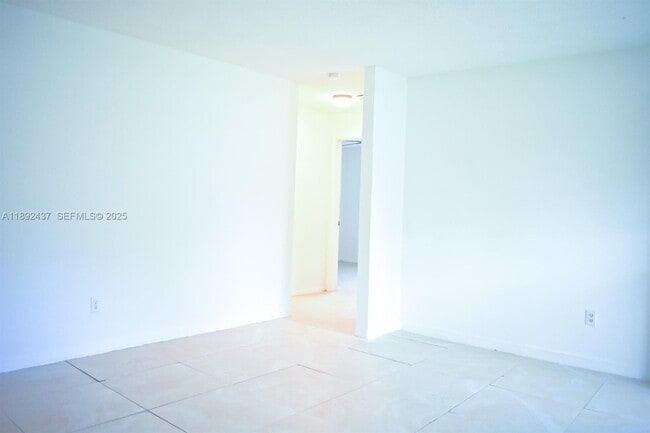 Foto del edificio - 2265 NW 98th St