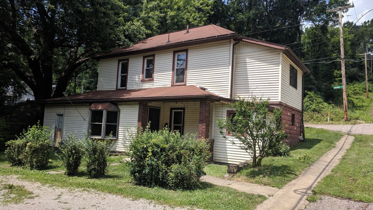 OR2 Sharon House Rental in Zanesville, OH