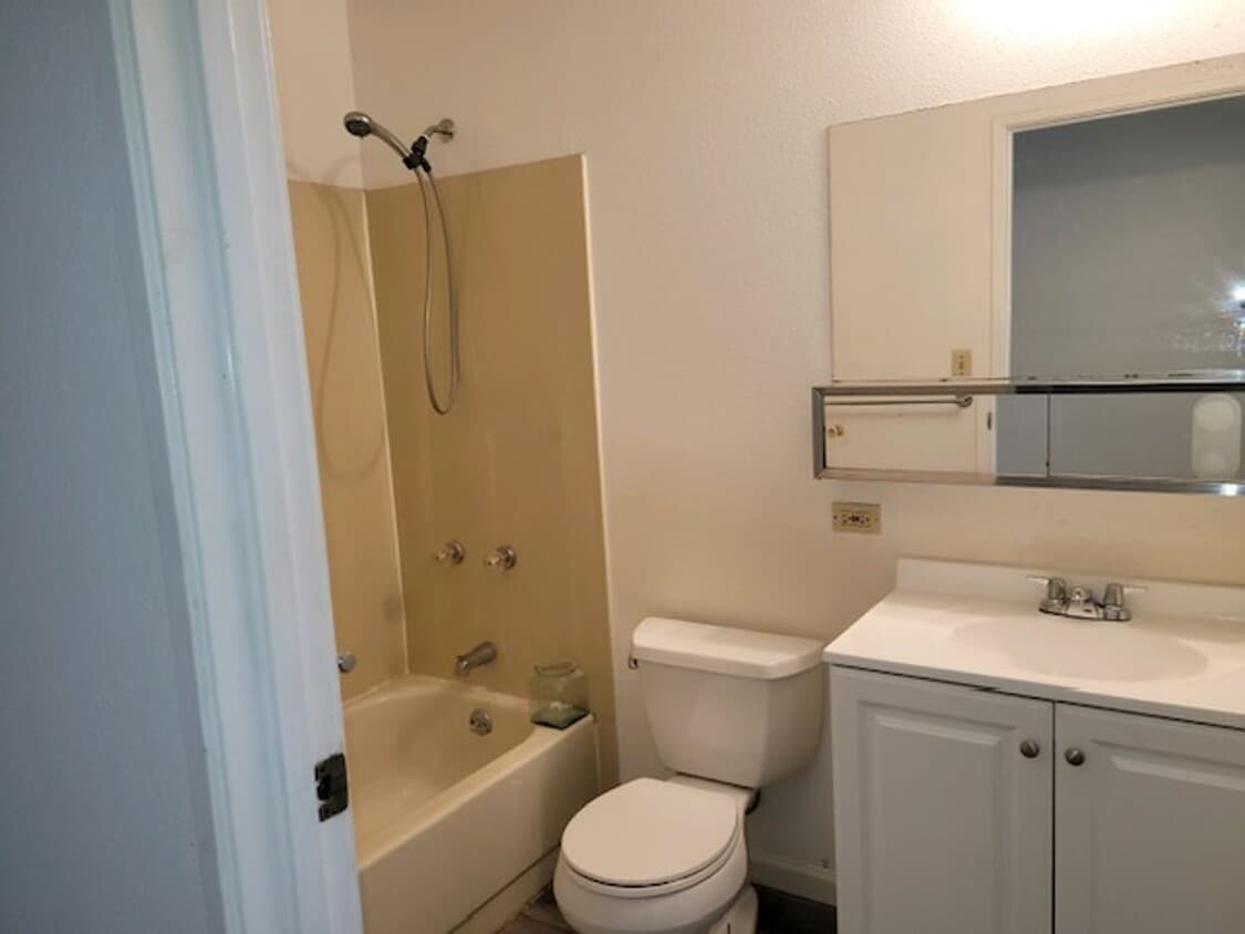 Building Photo - Cozy apartment in Kihei
