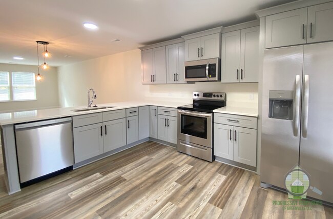 Foto del edificio - 133 Lyman Lodge Rd