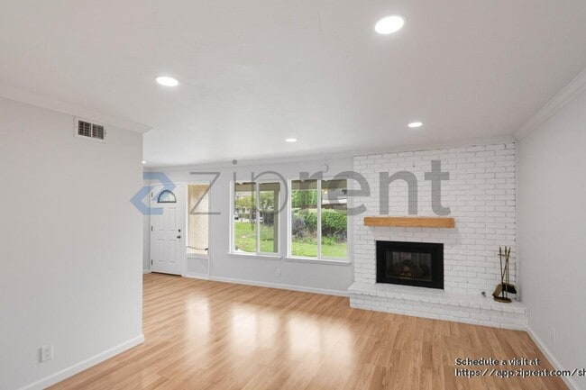 Building Photo - 843 Peary Ln