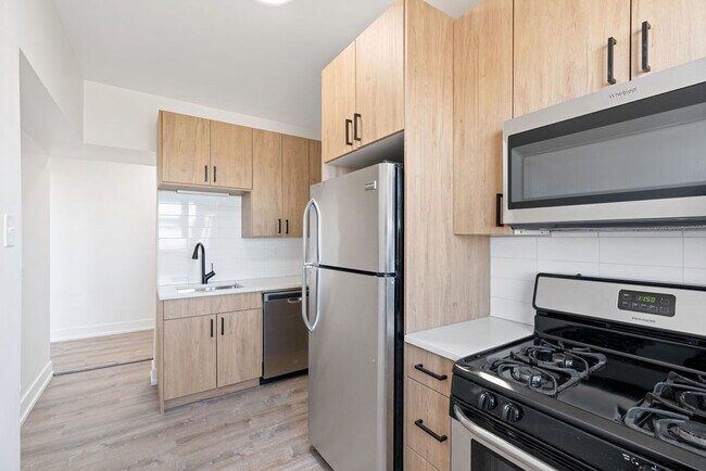Foto del edificio - 6230 N Kenmore Ave