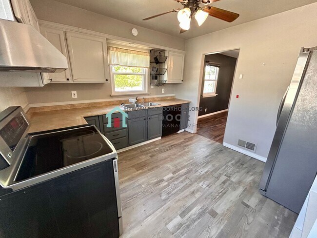 Foto del edificio - Spacious 3 Bed, 2 Bath Home