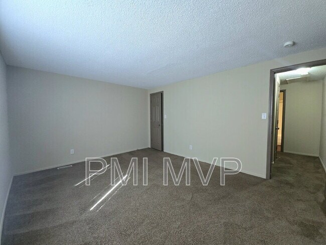 Building Photo - 7280 Broadwyn Dr