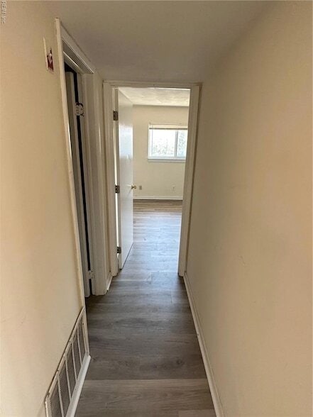Building Photo - 1063 W 48th St