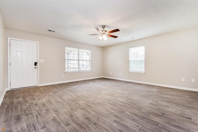 Building Photo - 354 McArthur Dr