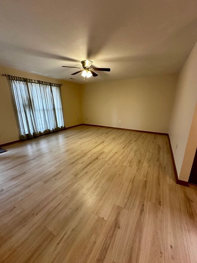 Building Photo - 3 Bedroom Home with Workshop in Boonville