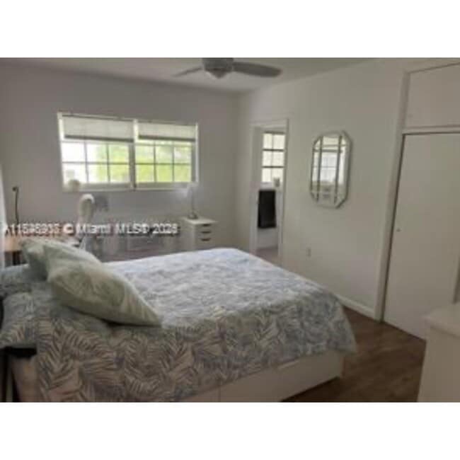 Building Photo - 6511 Santona St