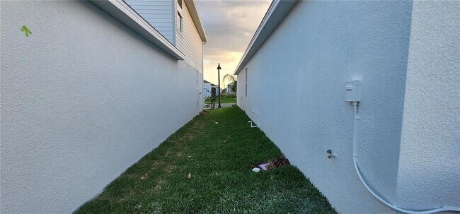 Building Photo - 1098 Peach Crk Dr