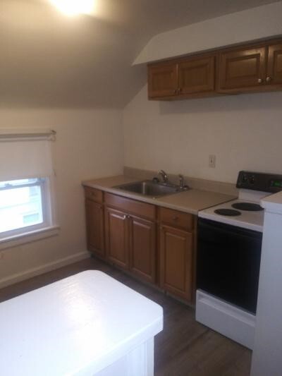 Kitchen - 240 Ohio Cir
