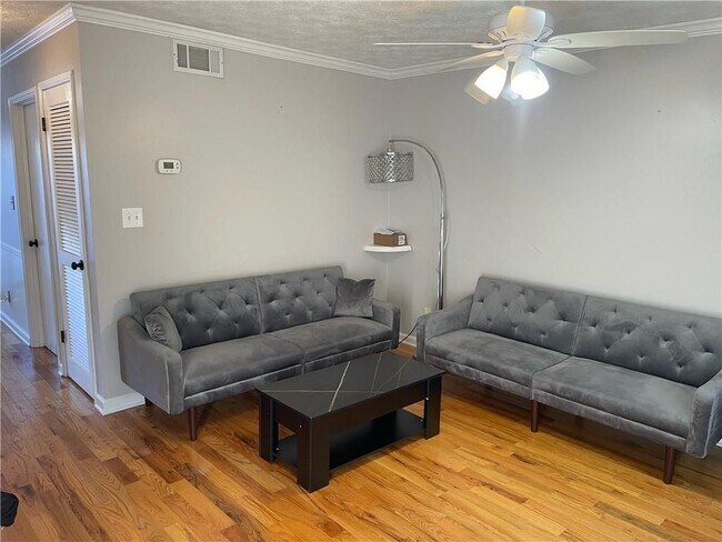 Foto del edificio - 407 Northdale Ct
